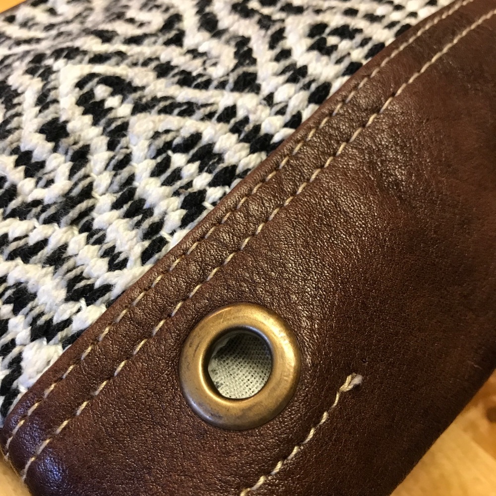 Myra Bag unique wristlet - Picture 11 of 15